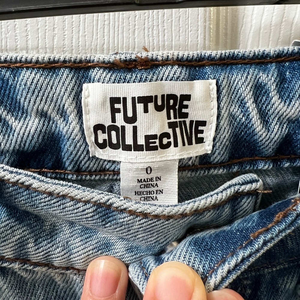 NWT Future Collective Women’s Mid Rise Wide Leg Jeans, Relaxed Jean Size 0 - Picture 7 of 14